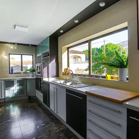 Luxury Private Complex