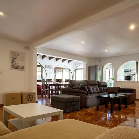 Luxury Private Complex البير