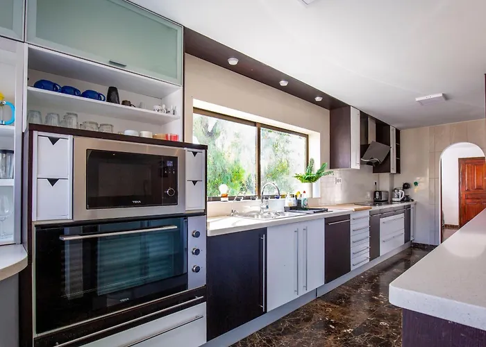 Luxury Private Complex